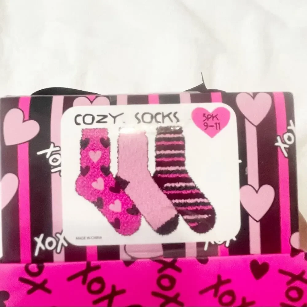 Betsey Johnson cozy socks 3 pk gift set pink black comfy size 9-11